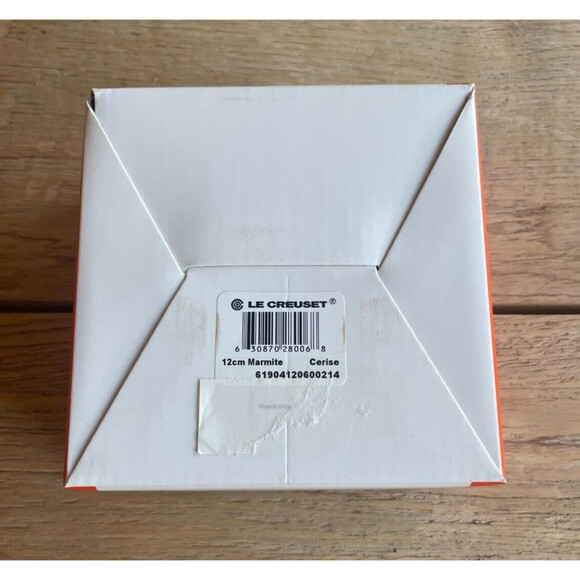 NEW Le Creuset Stoneware Mini Marmite Star Relief w/golden knob, 12cm, Cerise - Picture 11 of 11